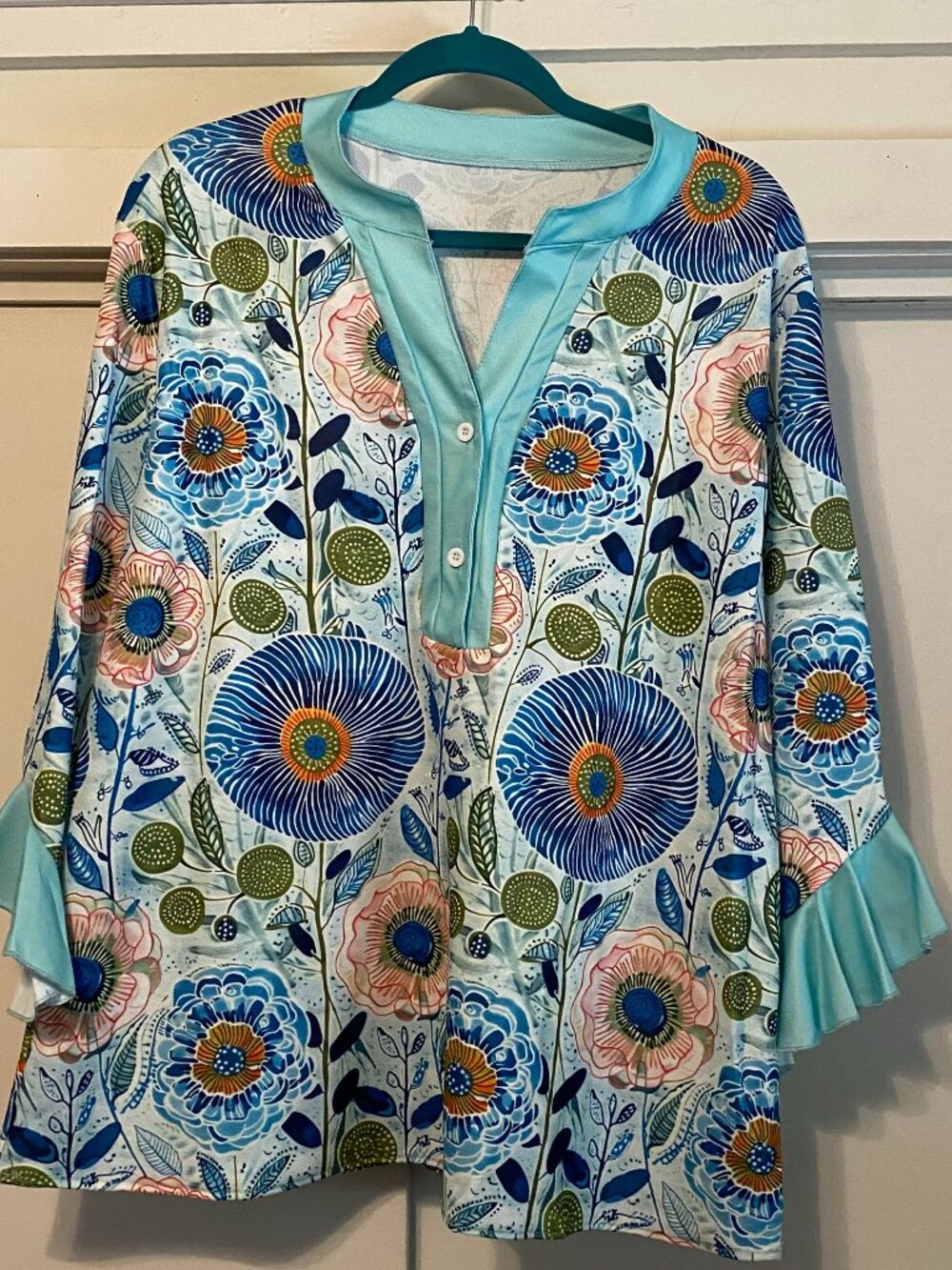 NWOT - Amazon colorful green, blue, peach & more floral blouse, size XL